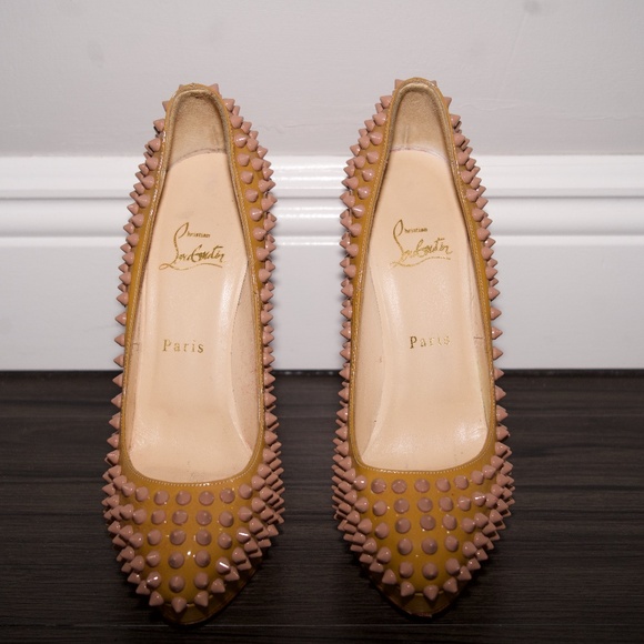 Christian Louboutin 37 1/2  Nude